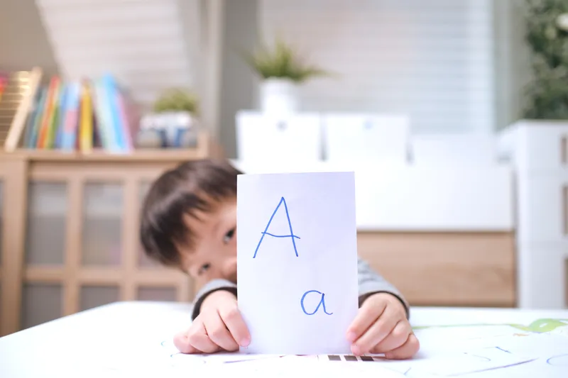 如何把握0至6歲語言發展黃金期，提升幼兒英語敏感度？